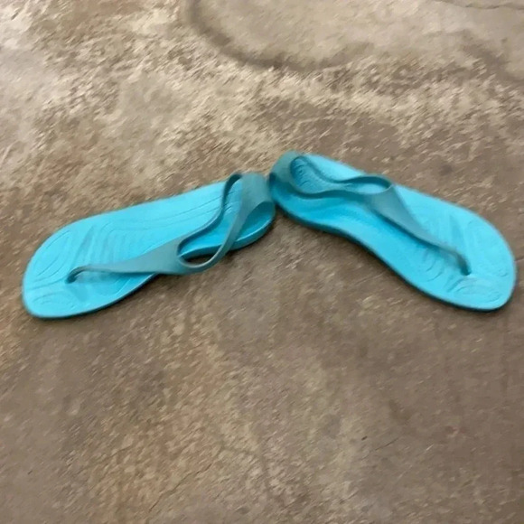 Crocs  thongs - Picture 4 of 5
